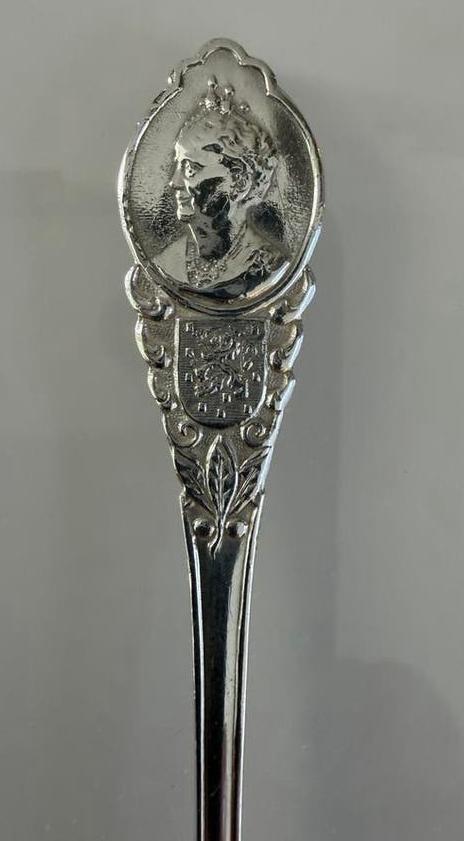 Lepel Wilhelmina 50 jaar vorstin 1898-1948 Sola, Antiek en Kunst, Antiek | Bestek, Ophalen of Verzenden