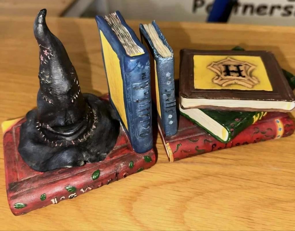 Harry Potter Sorteerhoed Boekensteunen - Collectibles, Verzamelen, Harry Potter, Ophalen of Verzenden, Gebruikt, Gebruiksvoorwerp