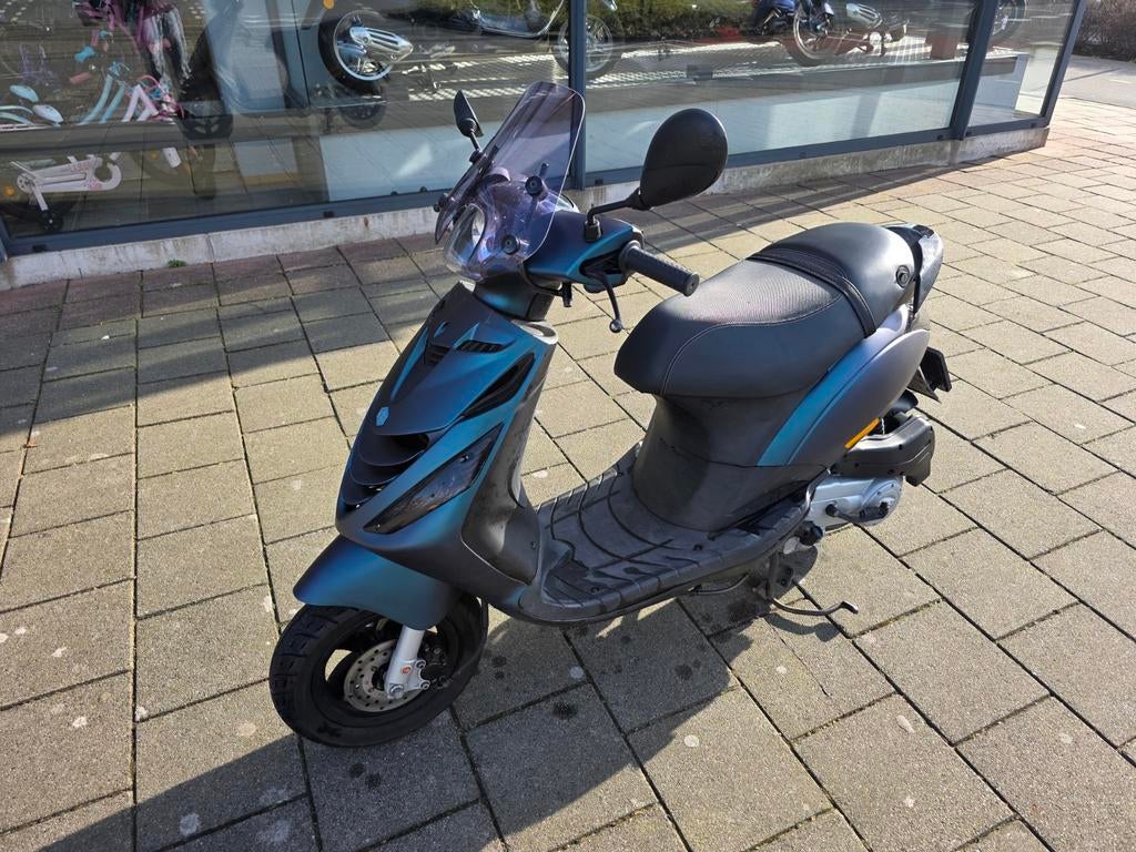 Piaggio Zip Scooter - Blauw/Zwart, Ophalen, Zo goed als nieuw, Benzine, Zip