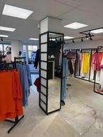 Complete winkel inrichting. Kledingrekken met kassa systeem, Ophalen, Zo goed als nieuw