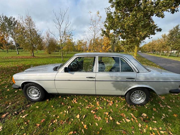Mercedes 300 D 1979, Auto's, Mercedes-Benz, Particulier, 300-Serie, Airconditioning, Bluetooth, Elektrische ramen, Lederen bekleding