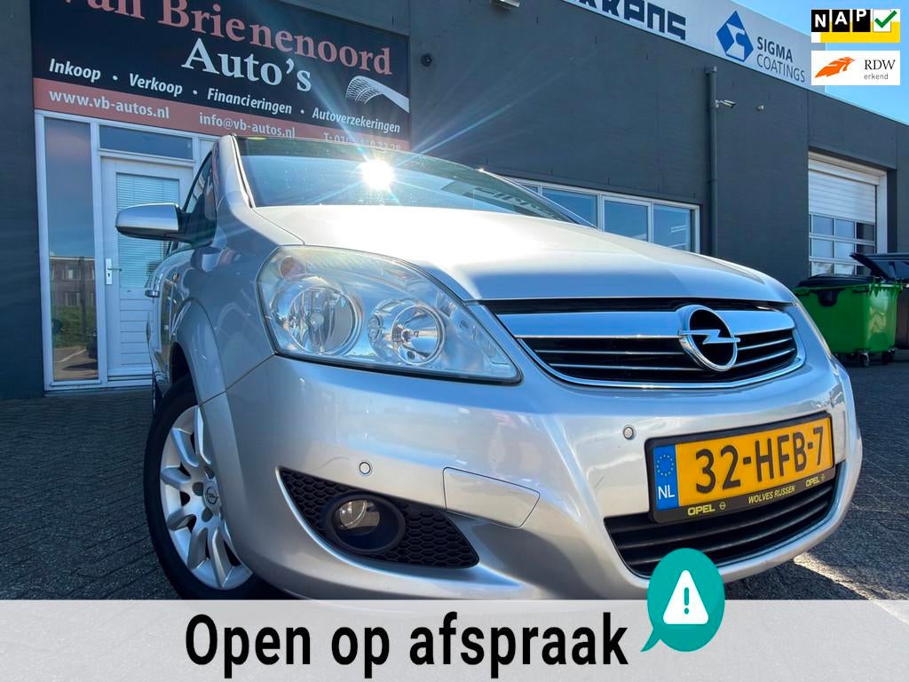 Opel Zafira 1.8 Temptation 7 Pers met parkeersensoren en air, Auto's, Opel, Voorwielaandrijving, Stof, Zwart, 4 cilinders