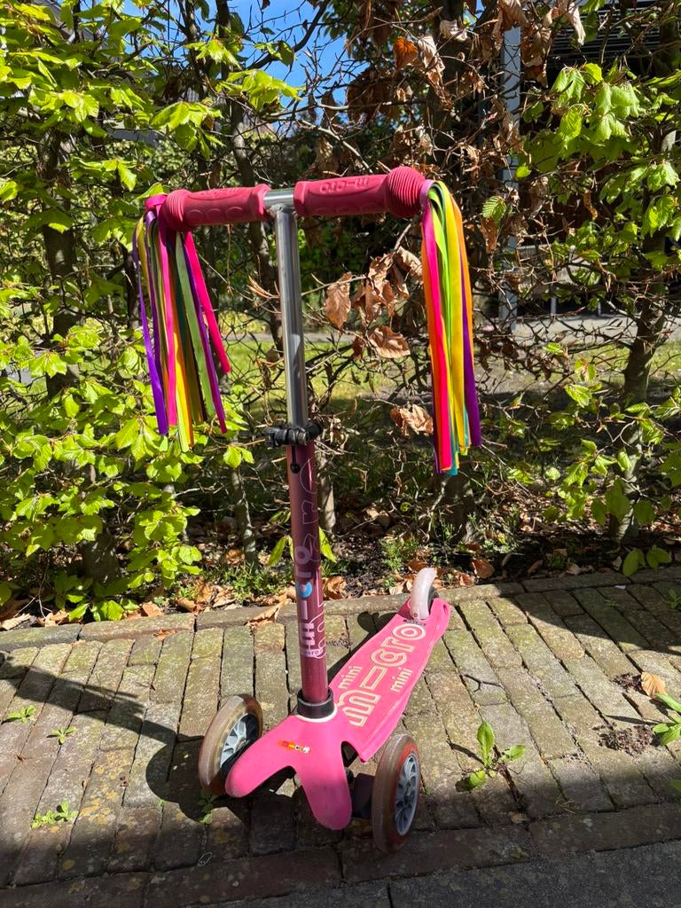 Roze micro step - lichtgevende wielen - Versieringen, Fietsen en Brommers, Steps, Ophalen, Zo goed als nieuw, Gewone step