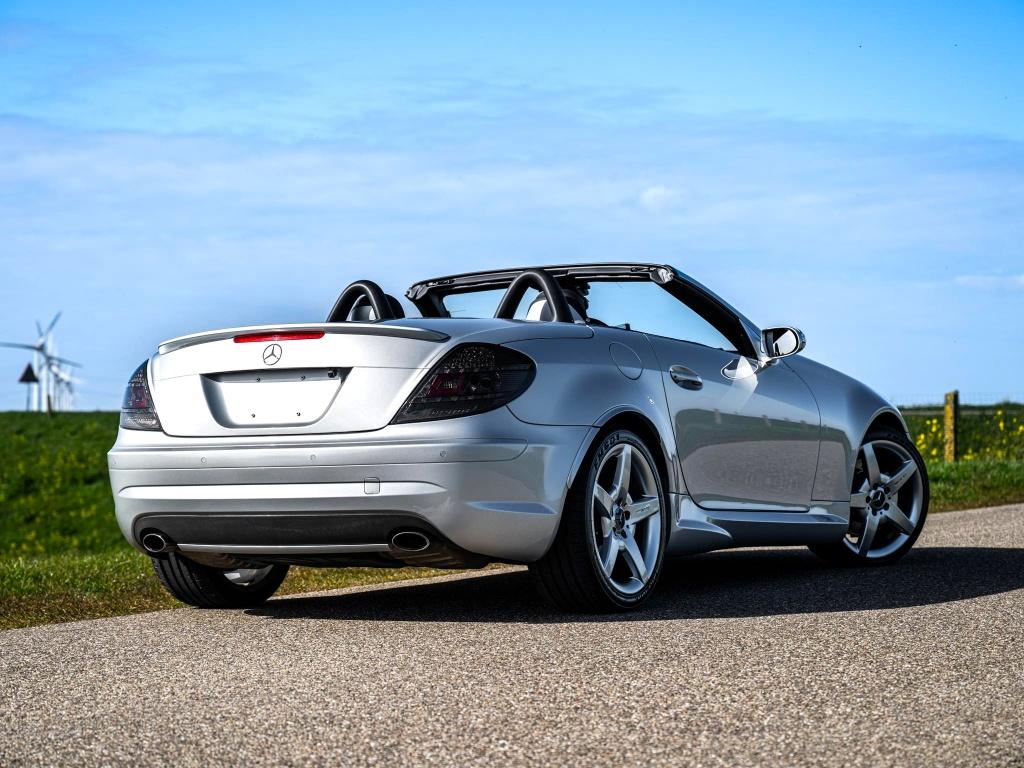 Mercedes-Benz SLK Aut. 350 AMG Pakket (bj 2006, automaat), Auto's, Gebruikt, 2 stoelen, Zilver of Grijs, 6 cilinders