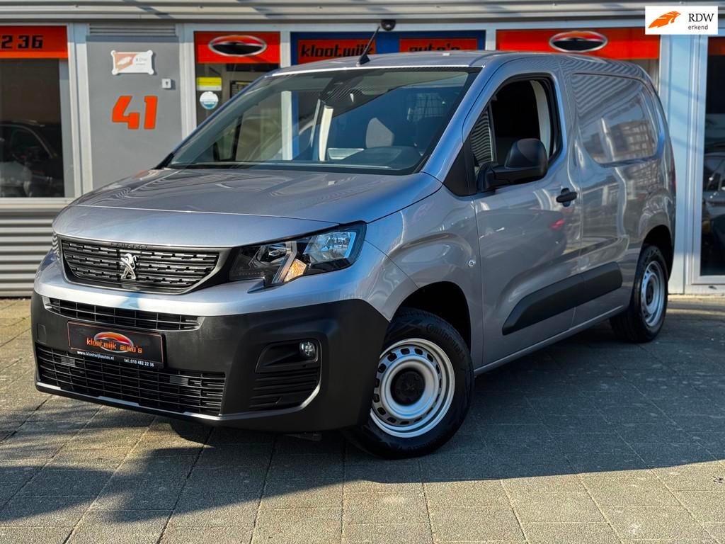 Peugeot Partner 1.2T Premium MARGE Benzine 3-Persoons Navi 2, Voorwielaandrijving, USB, Zwart, 1199 cc
