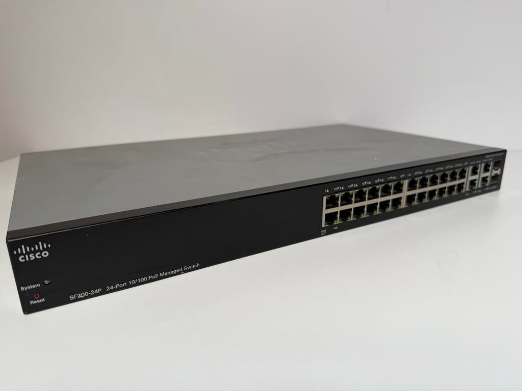 Cisco SF300-24P 24-Port 10/100 PoE Managed Switch, Computers en Software, Netwerk switches, Ophalen of Verzenden, Zo goed als nieuw