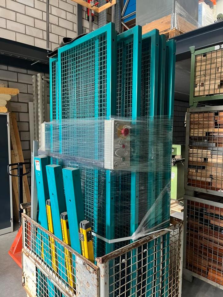 Veiligheidskooi, Doe-het-zelf en Verbouw, Steigers, Gebruikt, Overige typen, 2 tot 5 meter, Ophalen