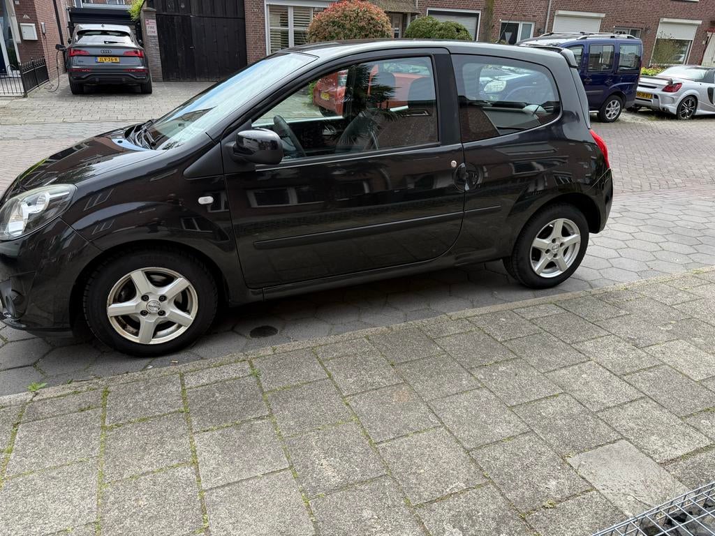 Renault Twingo 1.2 16V 2010 Zwart 128.740, Auto's, Renault, 839 kg, Twingo, 4 cilinders, 4 stoelen