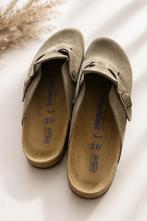 Birkenstock Boston Clogs - Taupe Suède - Maat 44, Kleding | Dames, Schoenen, Ophalen of Verzenden, Zo goed als nieuw, Overige kleuren