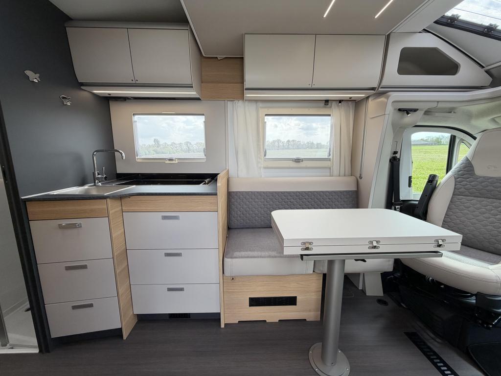 Adria Matrix Axess 650 DL, Face-To-Face, Luchtvering, Solar, Caravans en Kamperen, Campers, Automaat, Ringverwarming, Startonderbreker