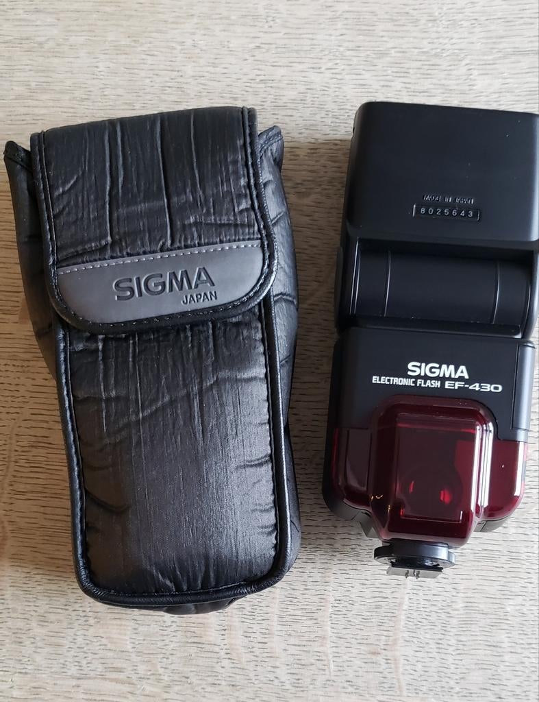 Sigma electronische flitser EF-430 in zeer goede staat, Ophalen of Verzenden, Zo goed als nieuw, Sigma, Kantelbaar