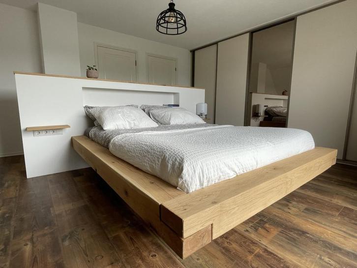 Zwevend bed - EIKENHOUT OP MAAT, Huis en Inrichting, Slaapkamer | Bedden, Nieuw, Tweepersoons, Hout