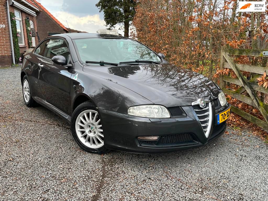 Alfa Romeo GT 2.0 JTS Distinctive|166PK|NW DISTRIBUTIE|LEER|, Voorwielaandrijving, Gebruikt, 400 kg, Handgeschakeld