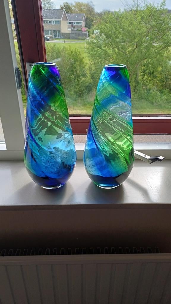 Set van 2 kleurrijke glazen vazen, blauw en groen, Ophalen