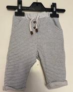 ZARA broekje maat 68, Kinderen en Baby's, Babykleding | Maat 68, Broekje, Verzenden, ZARA, Zo goed als nieuw