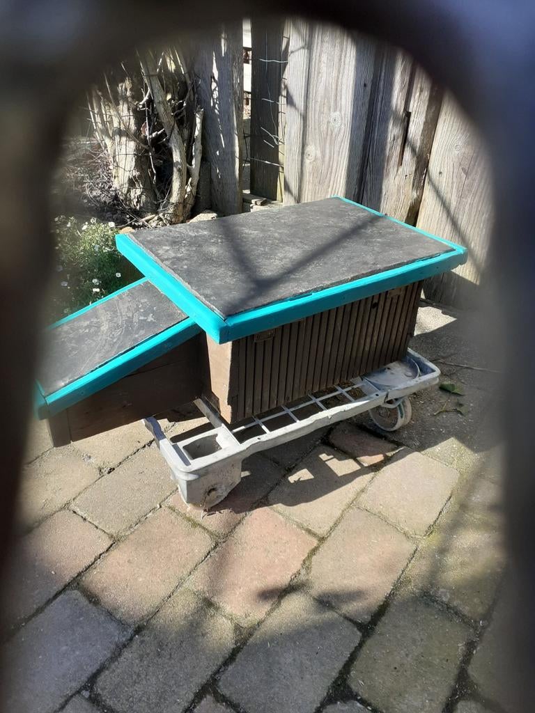 Mooi egelhuisje, Ophalen, Zo goed als nieuw