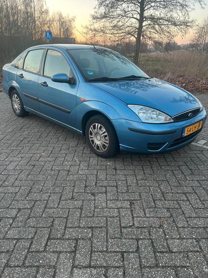 Ford Focus 1.6 I Trend SDN AUT 2003 Blauw Airco Trekhaak, Auto's, Ford, Bedrijf, Focus, ABS, Airbags, Airconditioning, Bluetooth