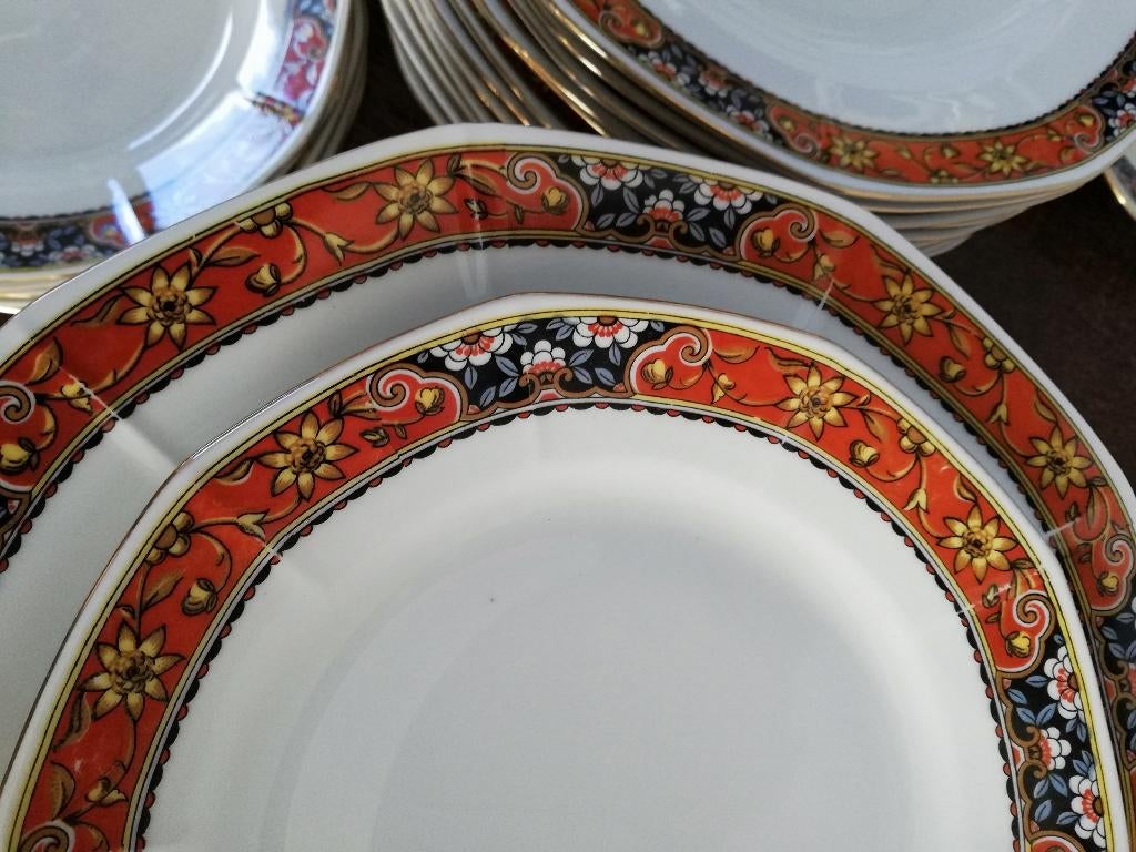 Prachtig vintage eetservies oranje/zwarte decorrand >12 pers, Ophalen, Zo goed als nieuw, Bord(en), Overige stijlen
