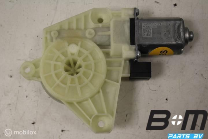 Raammotor RA(bijrijderskant) VW Passat B8 Sedan 5Q4959802C, Gebruikt