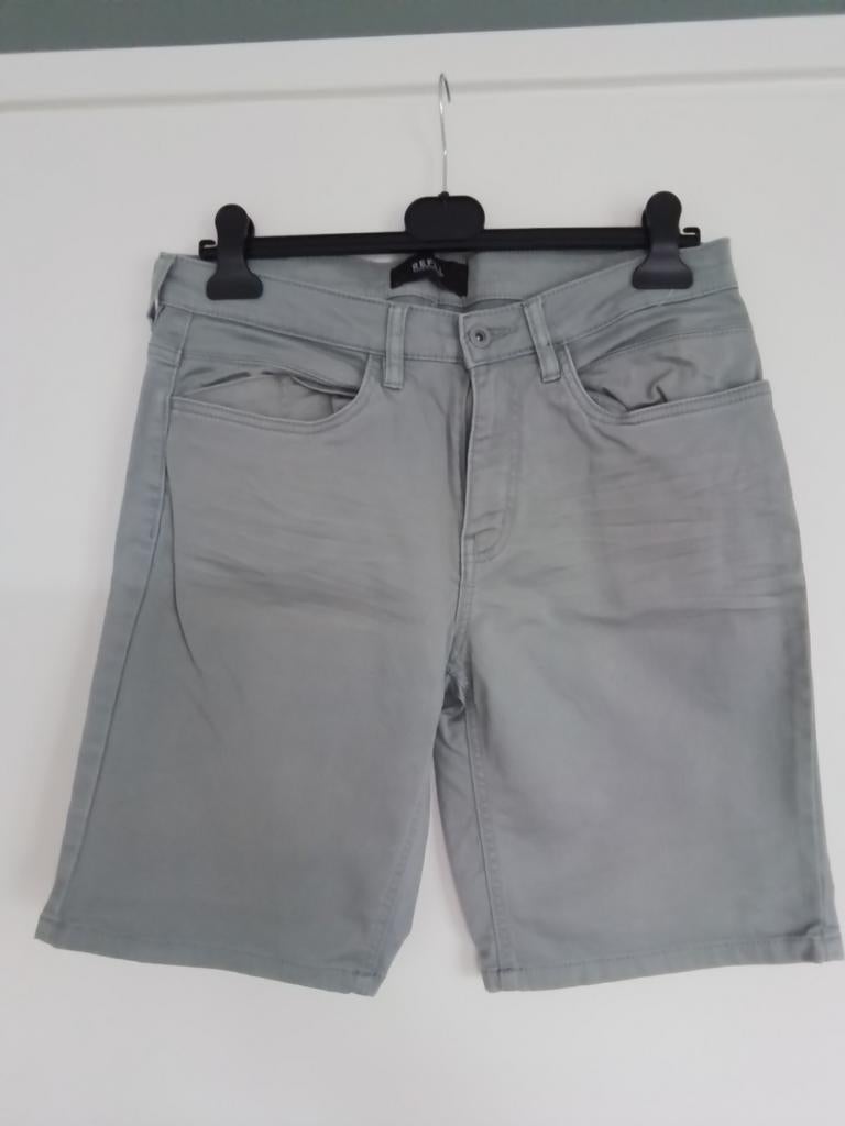 Groene korte broek, spijkerbroek Refill draagmaat M, Maat 48/50 (M), Refill, Ophalen of Verzenden, Zo goed als nieuw