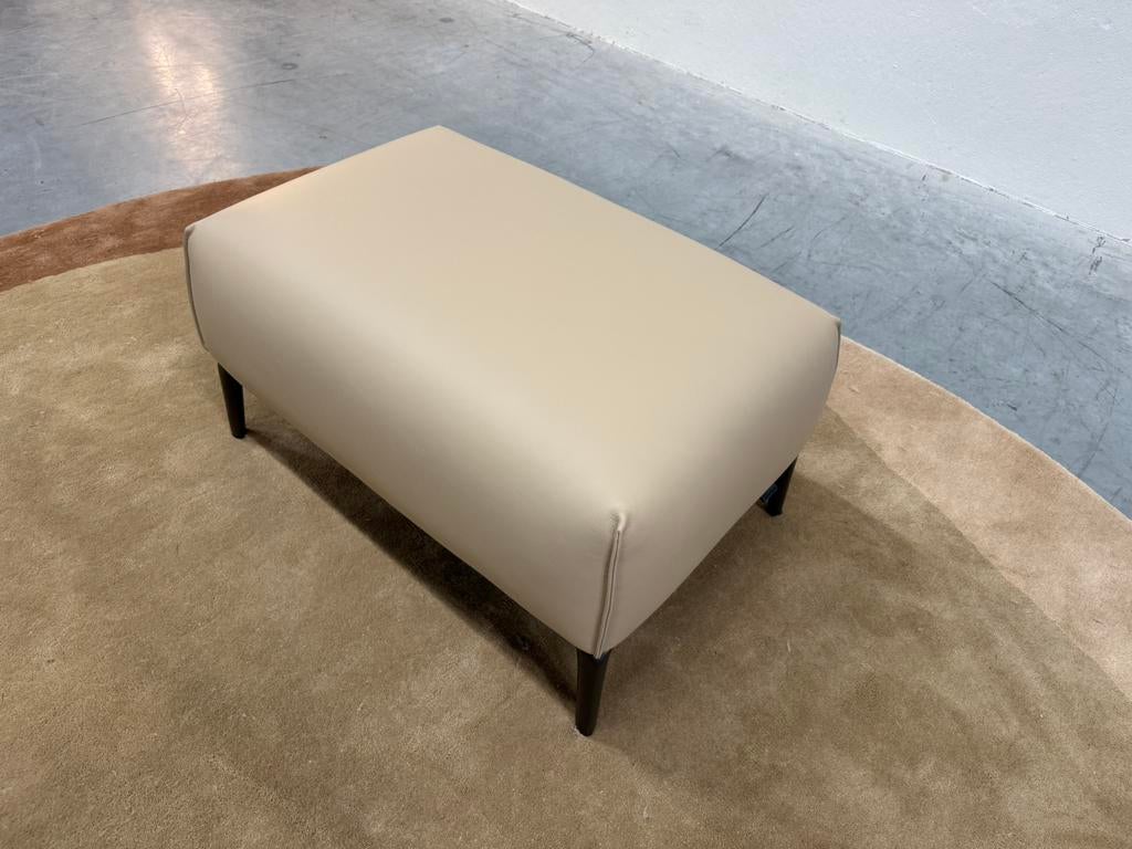 Nieuw Leolux Mayon Voetenbank Ceras Shell Hocker poef, Leolux, Nieuw, Leer, Ophalen of Verzenden