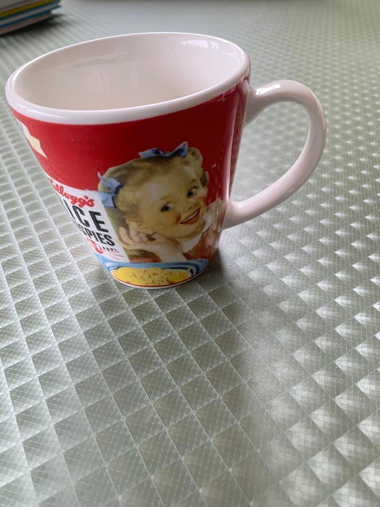 Kelloggs beker, koektrommel+ voorraadbus, Ophalen of Verzenden, Zo goed als nieuw, Overige stijlen, Kop(pen) en/of Schotel(s)