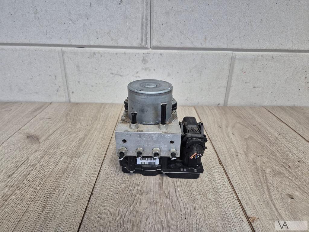 ABS pomp Opel Corsa D 2006 - 2013 code AVT 13442015 €250, Gebruikt, -, -, Opel