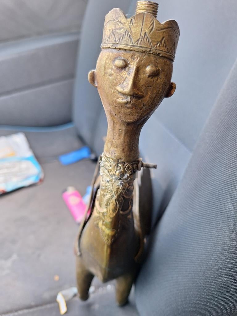 Bronzen beeldje met kroon, Antiek en Kunst, Antiek | Koper en Brons, Ophalen of Verzenden