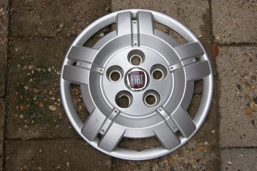1 losse originele wieldop Fiat Ducato en Camper 16 inch (M2), Auto diversen, Wieldoppen, Gebruikt, Ophalen of Verzenden