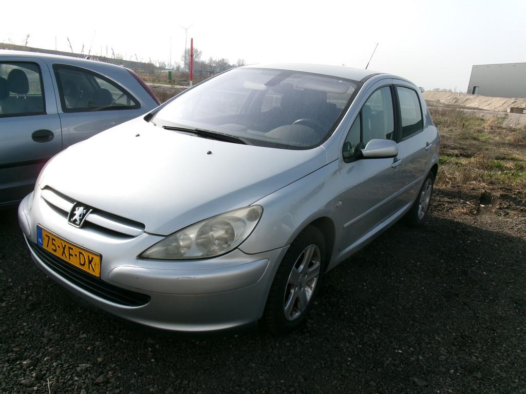Peugeot 307 2.0-16V Griffe AUTOMAAT Nieuwe APK (bj 2005), Auto's, Peugeot, 136 pk, Gebruikt, 4 cilinders, Leder
