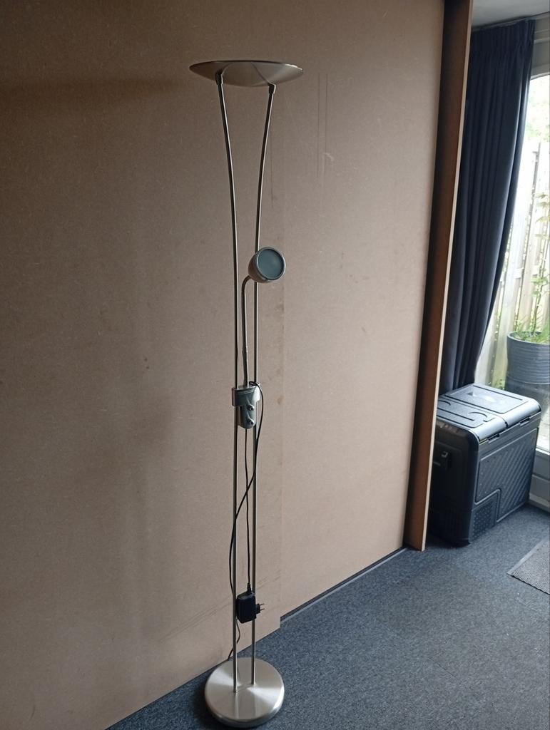 Stijlvolle staande lamp met leeslamp - geborsteld metaal, Ophalen, Gebruikt, Metaal, Modern