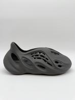 Yeezy Foam Runner Carbon - Maat 42 (DS) Nieuw, Kleding | Dames, Schoenen, ., Zwart, Nieuw, Ophalen of Verzenden