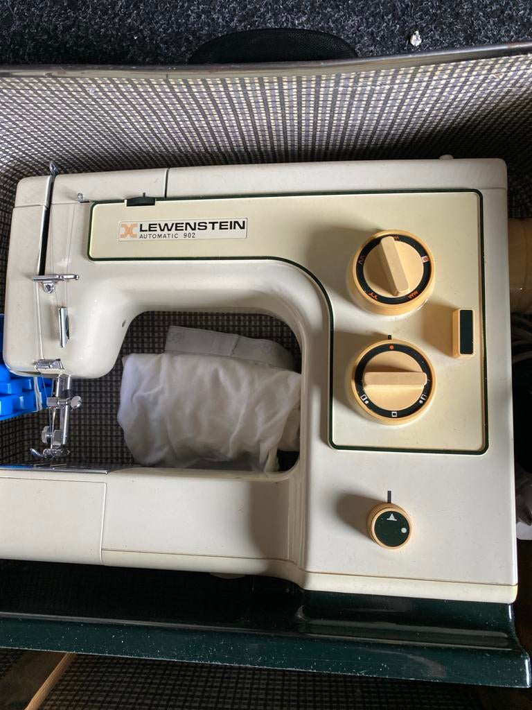 Lewenstein Automatic 900 Naaimachine in Koffer, Hobby en Vrije tijd, Naaimachines en Toebehoren, Ophalen, Gebruikt, Naaimachine