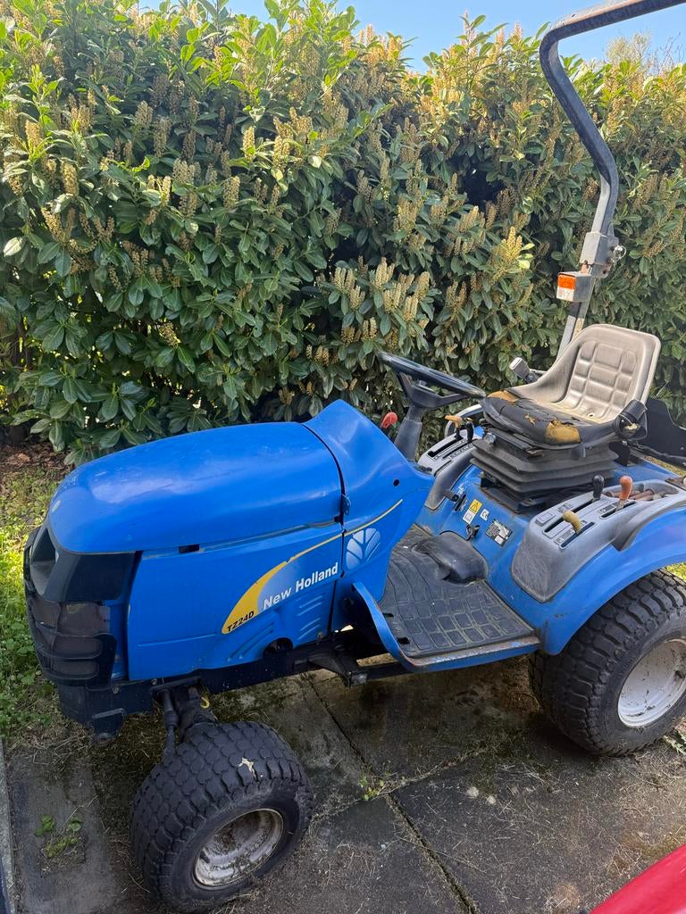 New Holland TZ24D Compact Tractor + maaidek 1500 uur gelopen, Zakelijke goederen, Ophalen, Gebruikt, Tot 2500, Tot 80 Pk