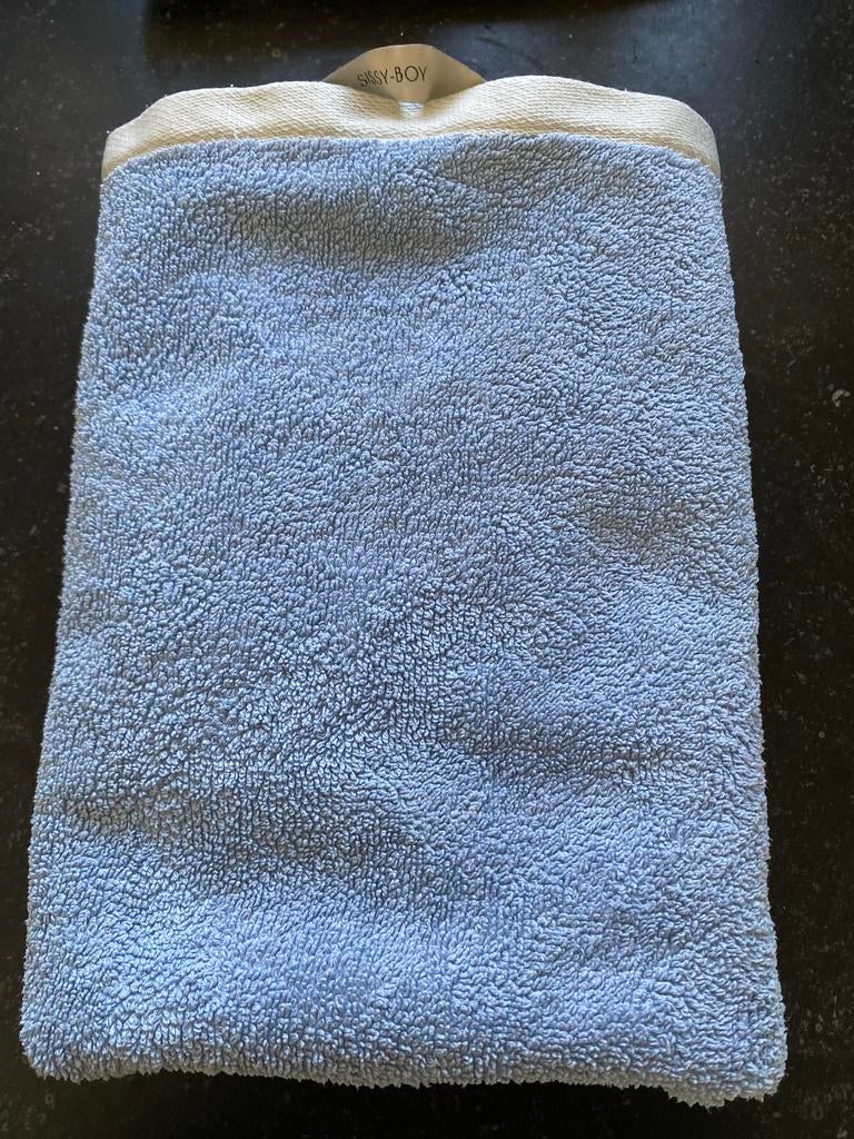 Sissy-Boy Lichtblauwe Handdoek met witte bies 1.05x 55, Ophalen of Verzenden, Zo goed als nieuw, Blauw, Handdoek