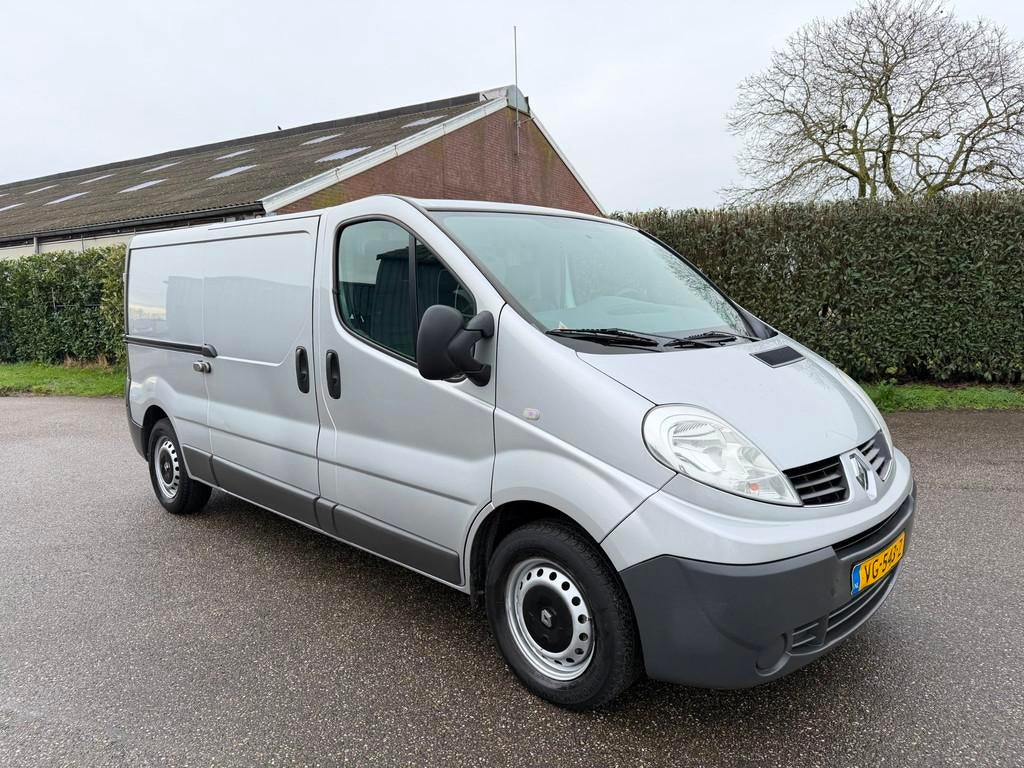 Renault Trafic 2.0 DCI L2H1 - AC - NAVI - EURO 5, Auto's, Bestelauto's, Voorwielaandrijving, Euro 5, 4 cilinders, 2000 kg