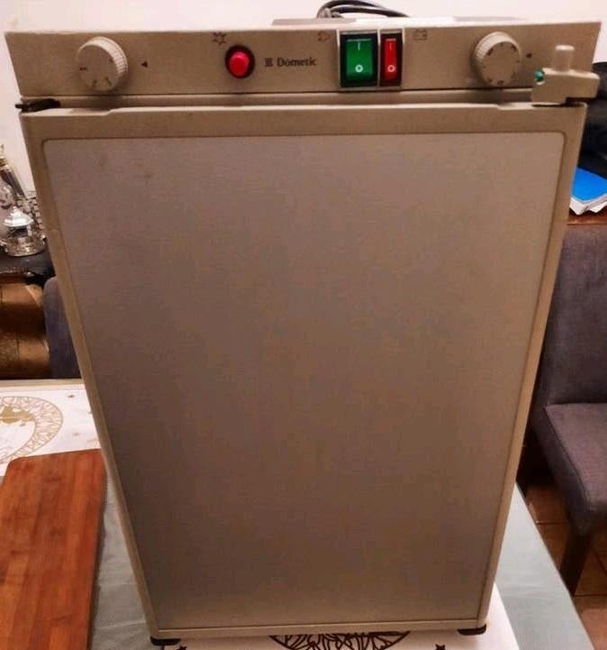 Dometic koelkast RM camper boot koelkastje op gas en 12v 220, Ophalen of Verzenden, Gebruikt, Kombuis en Sanitair