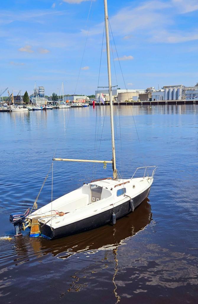 Plastivela (IT) 560 kajuitzeiljachtje compleet, Watersport en Boten, Kajuitzeilboten en Zeiljachten, Gebruikt, Tourjacht of Cruiser