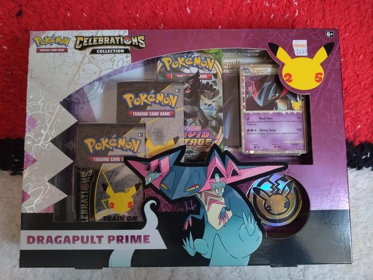 Pokémon Celebrations Collection Dragapult Prime, Hobby en Vrije tijd, Verzamelkaartspellen | Pokémon, Nieuw, Overige typen, Foil