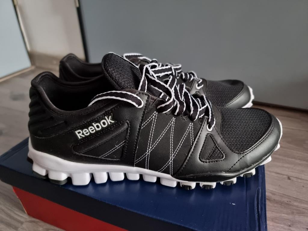 Zwart heren schoenen Reebok, maat 44, Nieuw (G), Kleding | Heren, Schoenen, Ophalen of Verzenden, Nieuw, Zwart