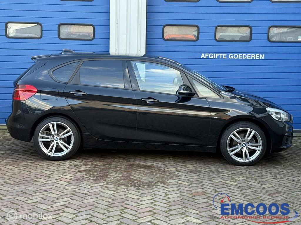 BMW 2-serie Active Tourer M-Sport 216d * Airco * Automaat *, Auto's, BMW, Navigatiesysteem, Gebruikt, 116 pk, Zwart