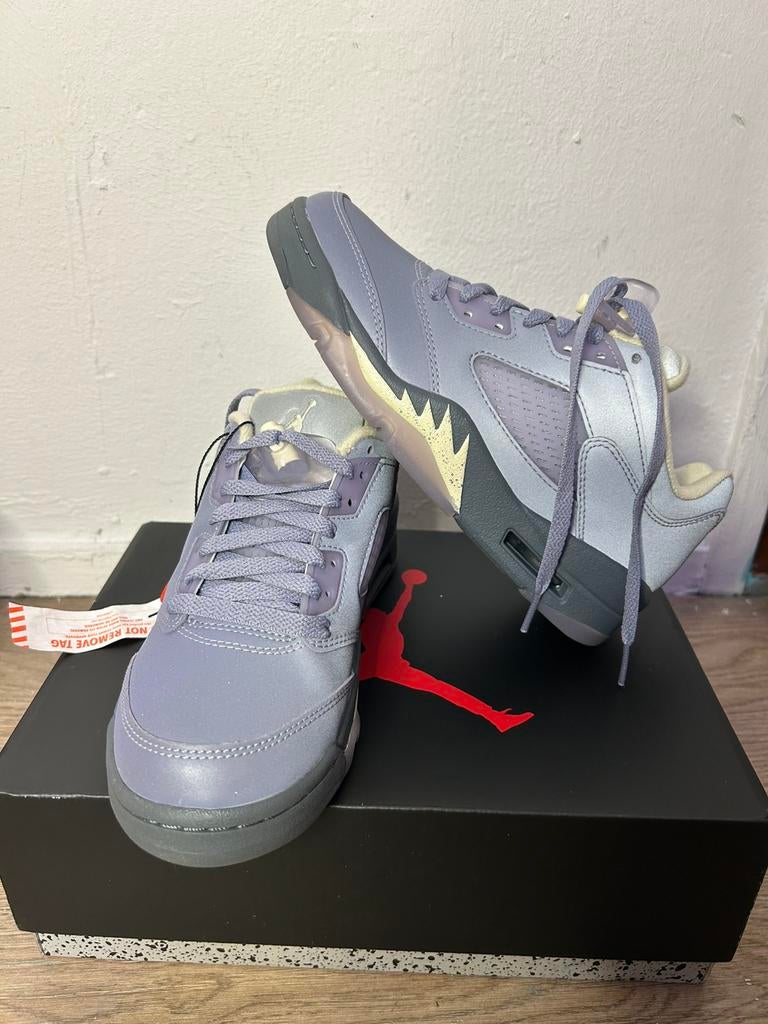 New Jordan 5 Retro 'Indigo Haze' in size 36.5, Kleding | Dames, Schoenen, Ophalen of Verzenden, Nieuw, Overige kleuren, Sneakers of Gympen
