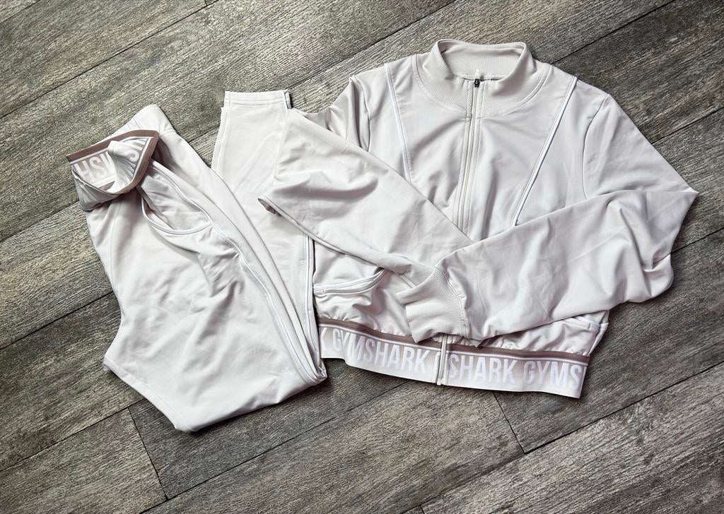 Gymshark trainingspak - broek maat S, vest maat M, Maat 38/40 (M), Overige kleuren, Ophalen of Verzenden, Fitness of Aerobics
