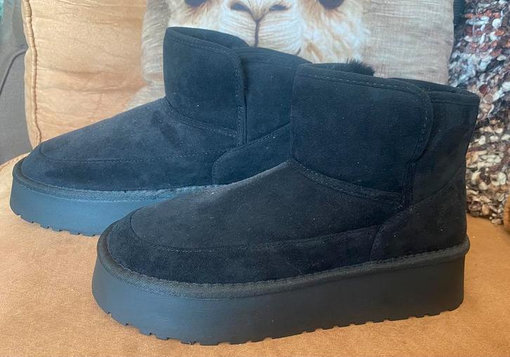 Gevoerde plateau laarsjes - Nieuw !, Kleding | Dames, Schoenen, Nieuw, Lage of Enkellaarzen, Zwart, Verzenden