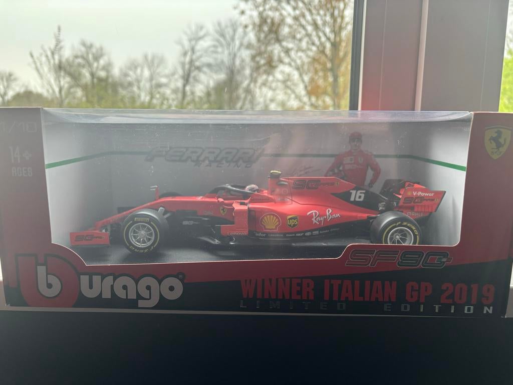 Bburago Ferrari SF90 Charles Leclerc Monza 2019 1/18, Ophalen of Verzenden, Zo goed als nieuw, Auto, Bburago