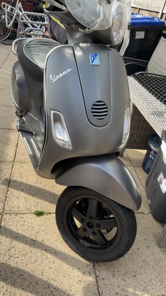 Vespa lx 2takt snor super goed onderhouden, Fietsen en Brommers, Scooters | Vespa, Ophalen of Verzenden, Zo goed als nieuw, Benzine