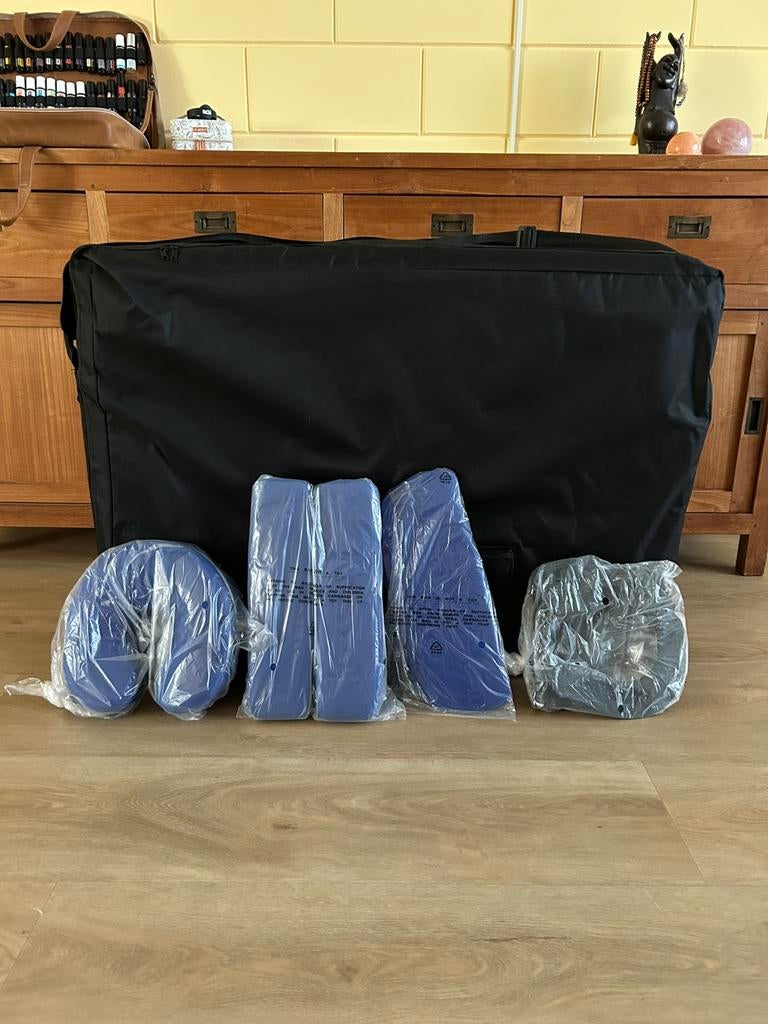 Massagetafel incl toebehoren, Ophalen, Zo goed als nieuw, Massagetafel