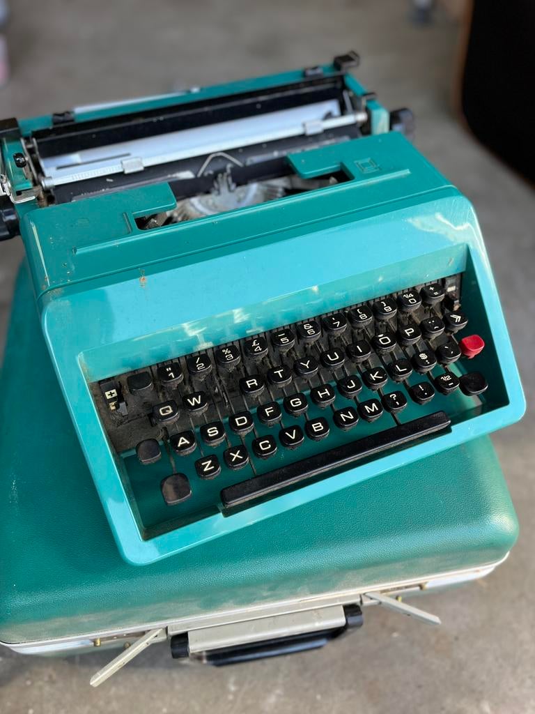 Olivetti Studio 45 draagbare typemachine, Ophalen, Gebruikt