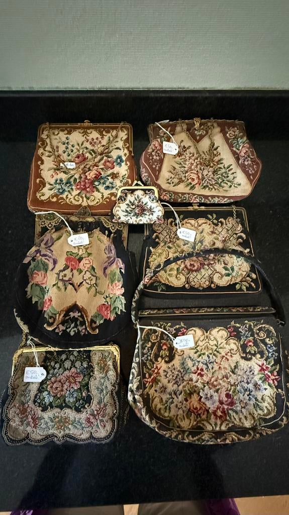 6 antiek echt geborduurde tassen en een portemonnee, Sieraden, Tassen en Uiterlijk, Tassen | Damestassen, Verzenden, Gebruikt