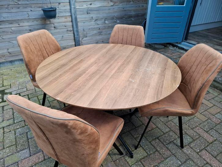 Eethoek met beschadigd tafelblad, Huis en Inrichting, Tafels | Eettafels, Gebruikt, Vier personen, Rond, Overige houtsoorten, Metaal